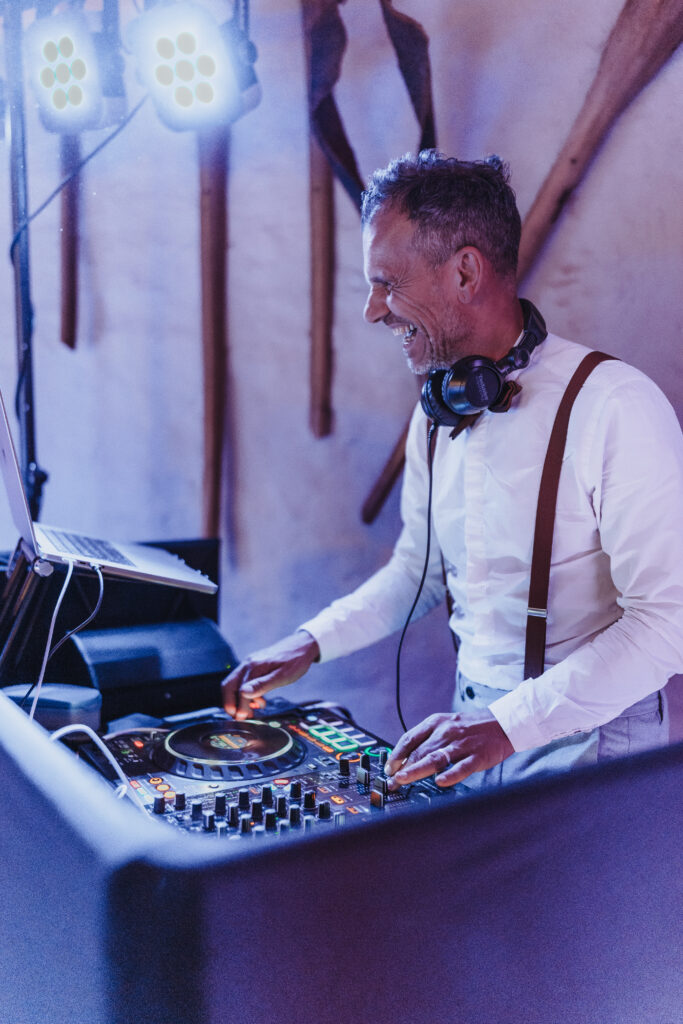 Hochzeits-DJ-Ralf-Esser-Belgien-Raeren-lamaisonblanche-Traumhochzeit-Hochzeitsparty